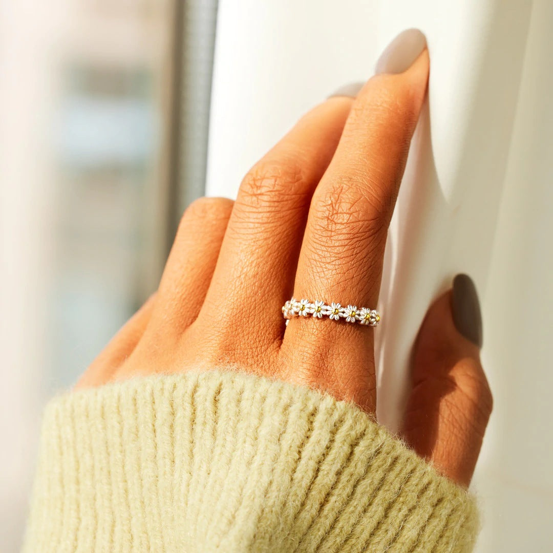 Eloura™ Luxurious Flower Ring