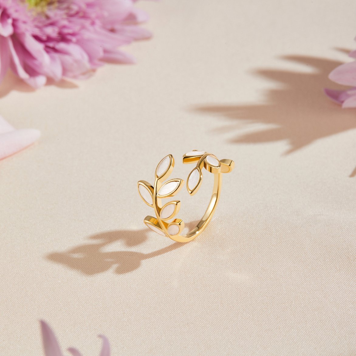 Eloura™ Gold Leaf Ring
