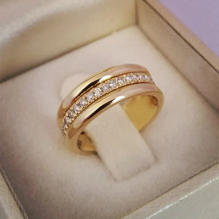 Eloura™ Vintage Zirconia Framed Ring
